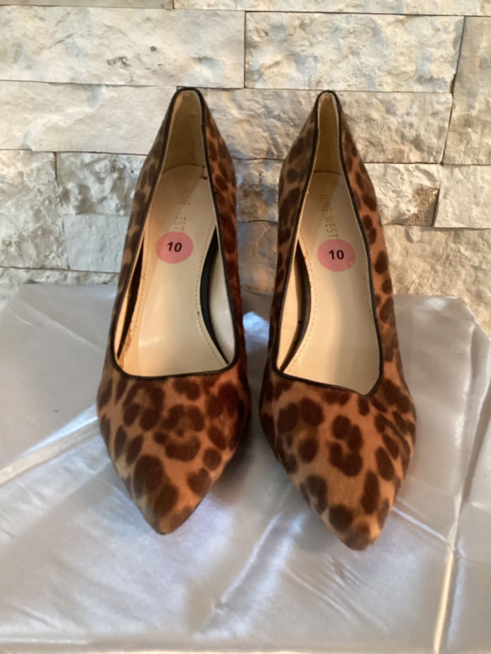 Nine West leopard print block heel pumps (Like New) - Picture 3 of 11